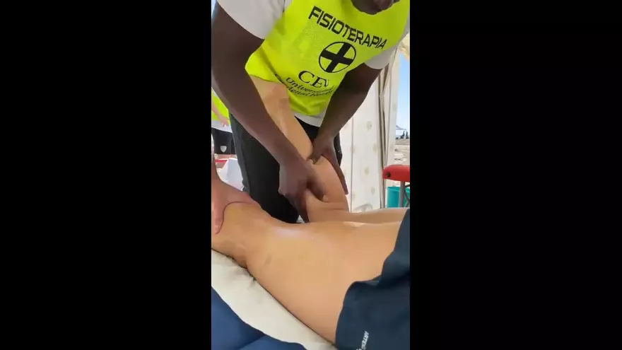 Los futuros fisioterapeutas del CEU practican el abordaje en pacientes