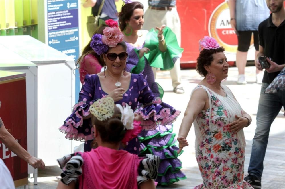 Gran ambiente en al Fiesta de las Cruces de Mayo en Cartagena