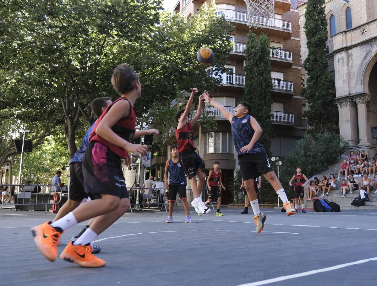 Imatges del 3x3 de la Festa Major de Manresa