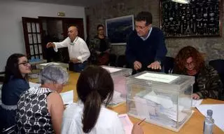 Villanueva busca secretaria para el pósito de Carril tras el cese de Fernanda Eiras