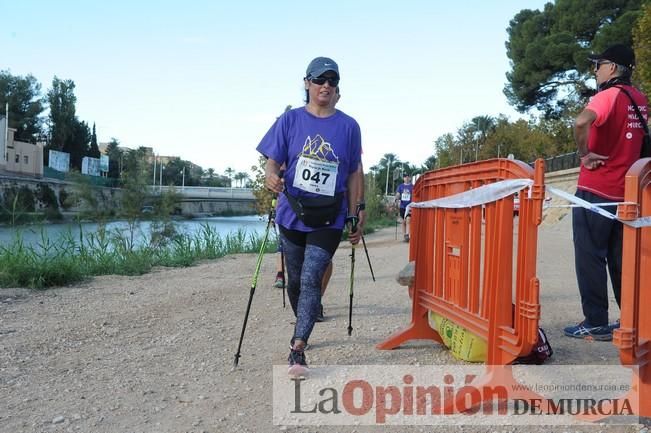 Marcha Nórdica en la mota del río Segura