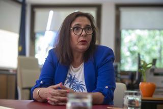 Manuela García, consellera de Salud: «La mayor parte de los sanitarios tendrán el B1 o el B2 de catalán de forma natural y sin imponerlo»