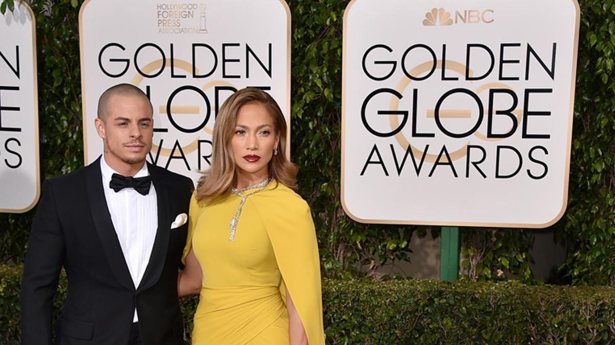 Jennifer López y 'casi' pisa a Casper en los Globos de Oro 2016