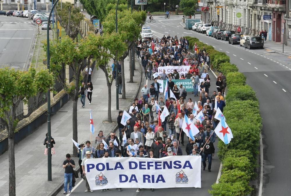 Manifestación en defensa de la ría de O Burgo