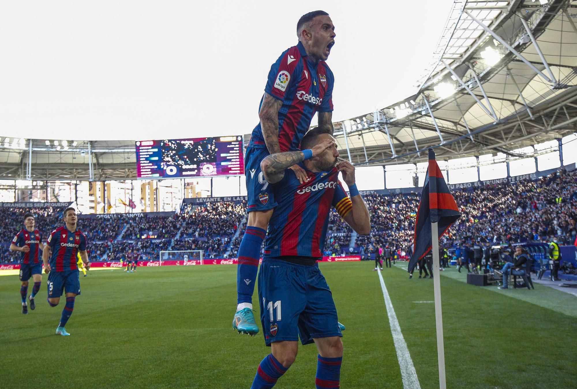 Las imágenes de la victoria del Levante frente al Villarreal en el Ciutat de València