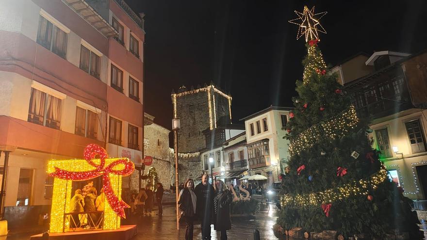 Decoración navideña en el centro de Salas.