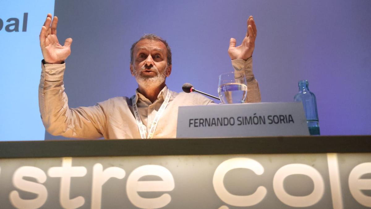 Fernando Simón, director del centro de alertas del Ministerio de Sanidad, esta mañana en València.