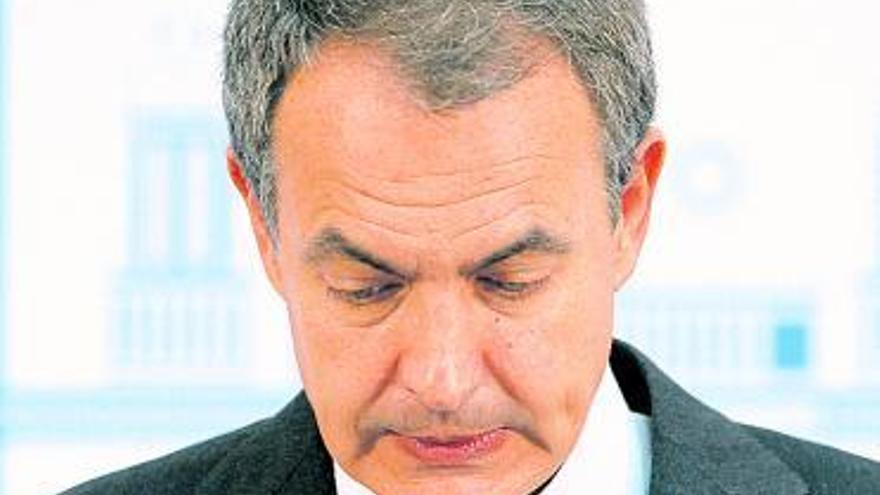 Zapatero, durante su comparecencia de ayer en el palacio de la Moncloa.
