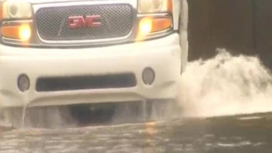 La tormenta  'Erika' pierde fuerza aunque sigue causando estragos