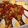 Cómo preparar una deliciosa ensalada de garbanzos, pimientos y berenjena