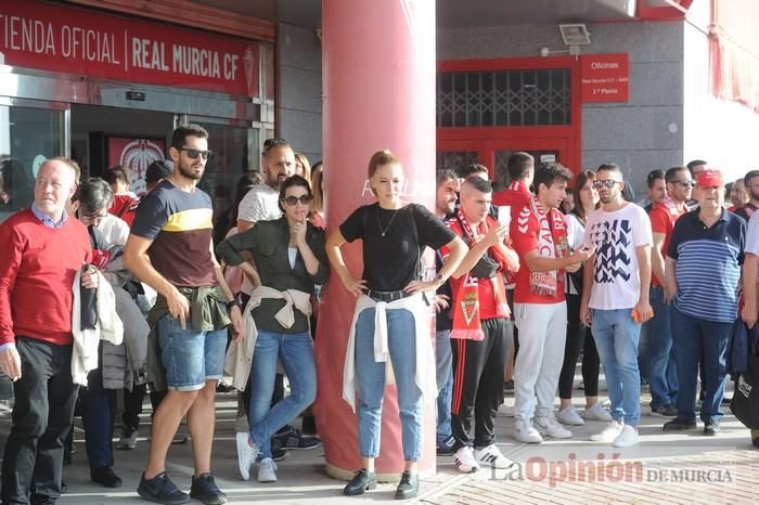 Tensión en la puerta de Nueva Condomina