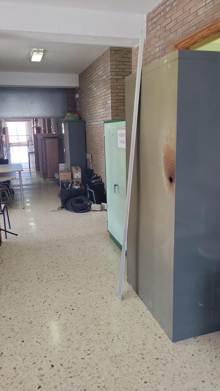 Así está el colegio Gloria Fuertes de San Miguel de Salinas al inicio de curso