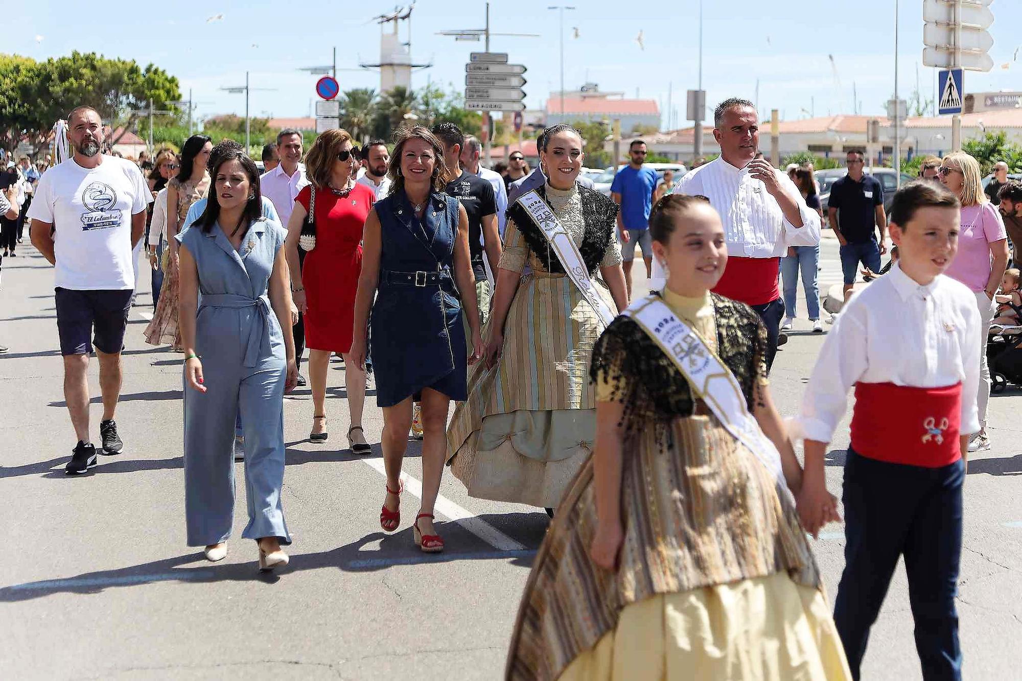 El Grau da inicio a las fiestas de Sant Pere con pólvora, bous y música