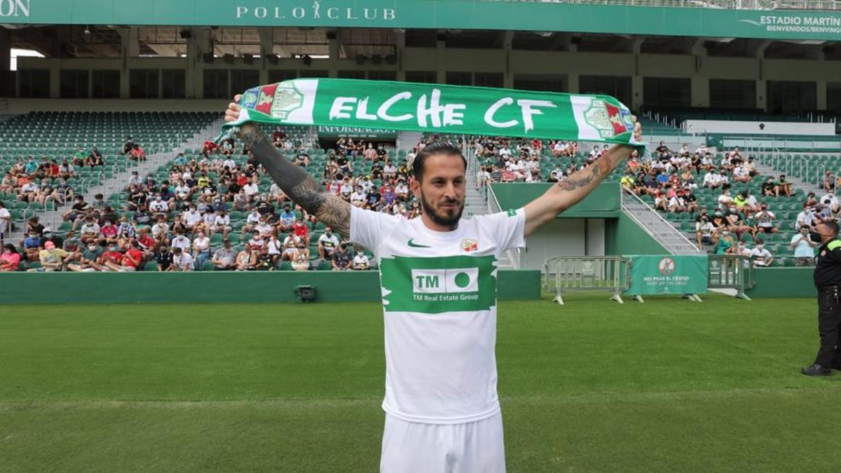 Darío Benedetto en la presentación