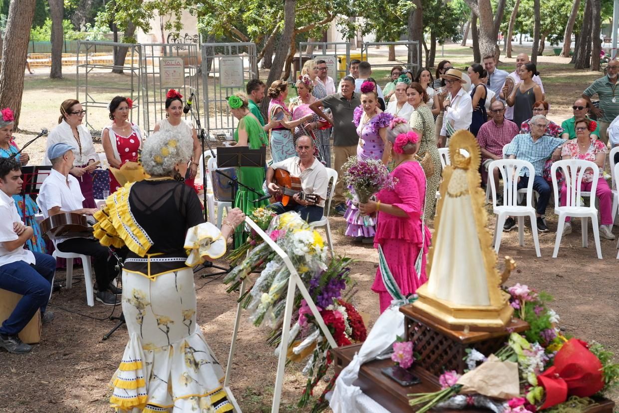 Vila-real exhibe devoción por la Virgen del Rocío en El Termet