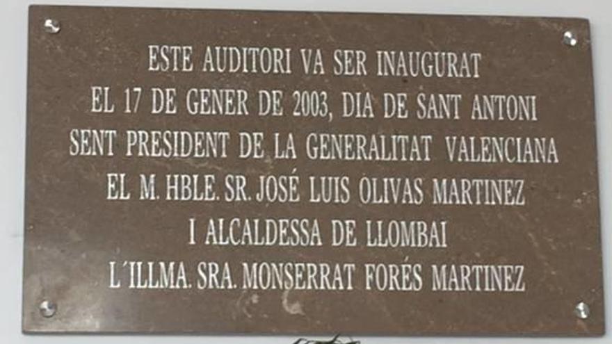 Placa de José Luis Olivas modificada de Llombai.