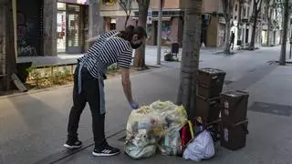 De la recogida de basuras puerta a puerta a devolver colillas: nuevos hábitos que Catalunya implantará con la ley de residuos