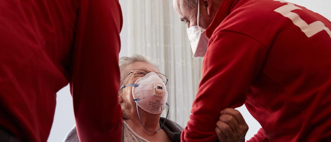 Los voluntarios de Cruz Roja, siempre al lado de los más vulnerables durante la pandemia