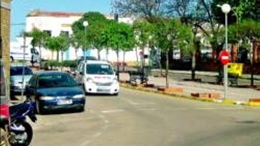 La zona de peatones se amplía en la plaza del Vendimiador