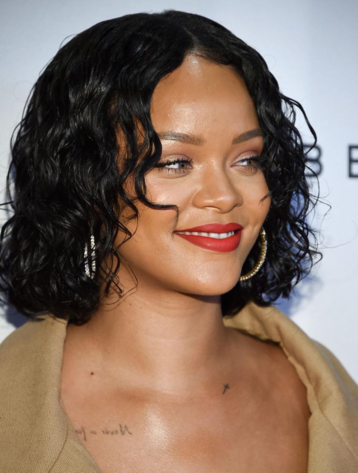 Rihanna y el corte de pelo que desearás