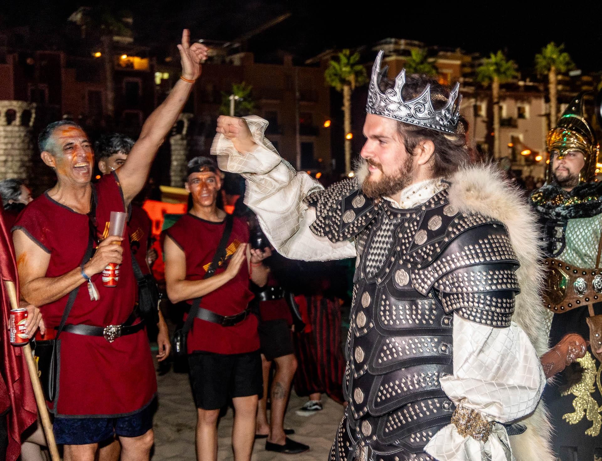 Las imágenes del Desembarco de los Moros y Cristianos de La Vila