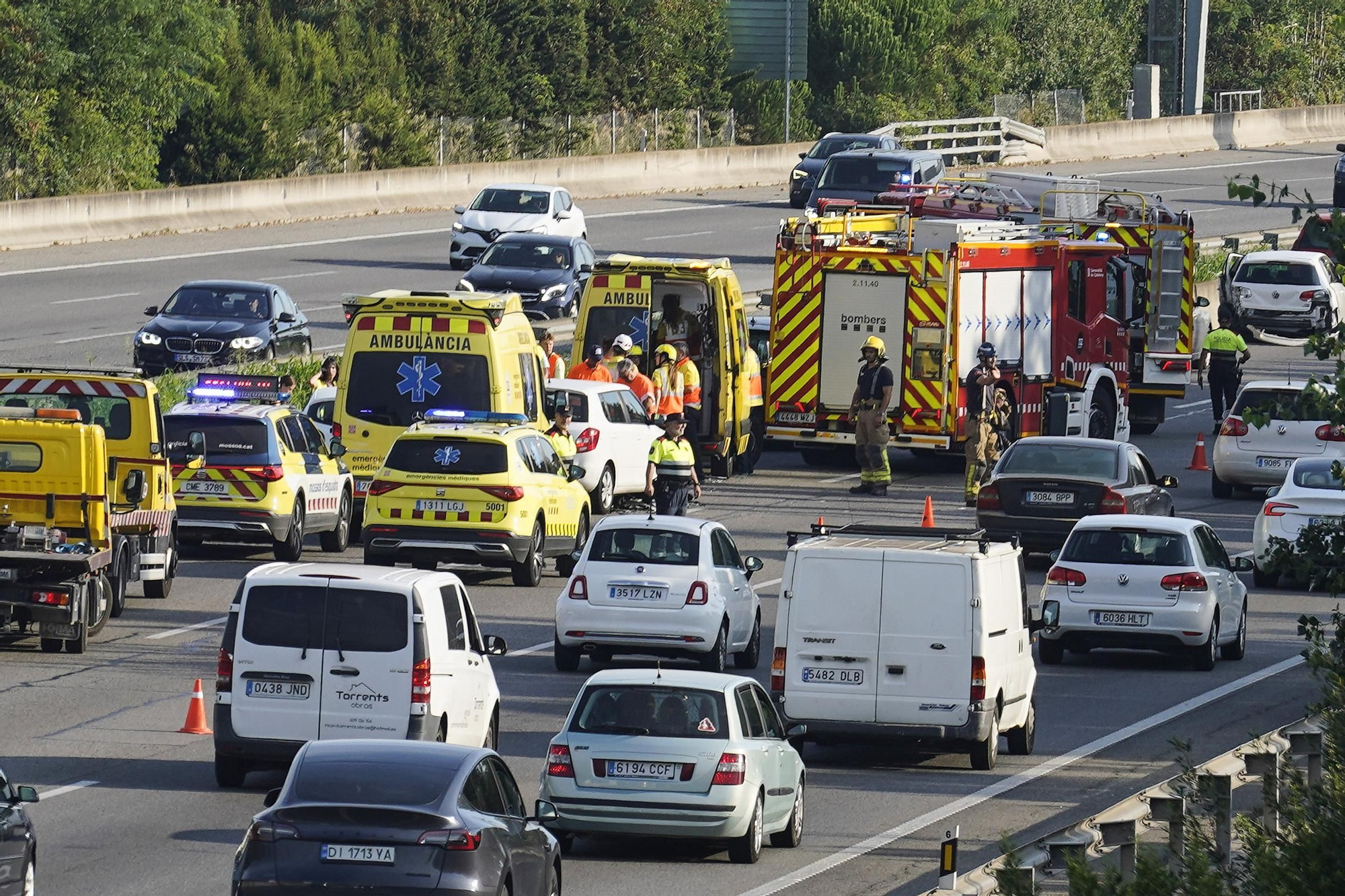 Les imatges de les cues quilomètriques a l’AP-7 per un accident múltiple a Salt