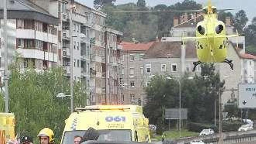 Dos jóvenes heridas muy graves al volcar su coche en Ourense