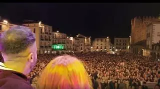 VÍDEO | La plaza Mayor canta 'El Redoble', posible himno de Cáceres, en los conciertos de Los 40