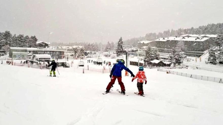 Aspecte de les estacions d&#039;&#039;esquí del Pirineu a Girona