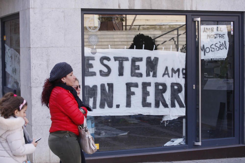 Protesta a Castelló en contra de la decisió del Bisbat de rellevar el mossèn