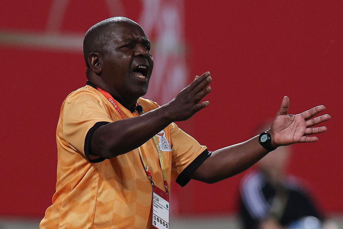 L’entrenador de la selecció femenina de futbol de Zàmbia, investigat per conducta sexual inapropiada L’entrenador de la selecció femenina de futbol de Zàmbia, investigat per conducta sexual inapropiada