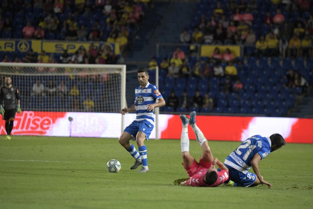 El Dépor se hunde ante la UD Las Palmas.