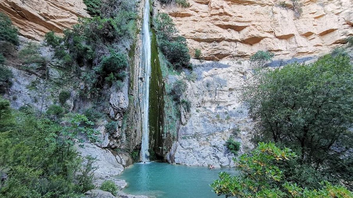 Chorro del Villar, en el municipio de Castillo de Villamalefa.