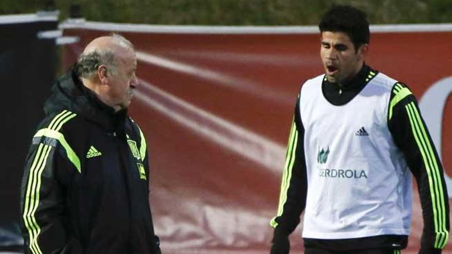 Del Bosque, junto a Costa durante un entrenamiento.