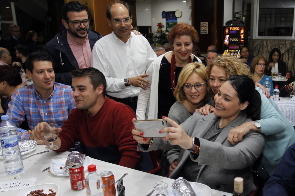 Cena de apoyo a Carmen Contelles en Sedaví