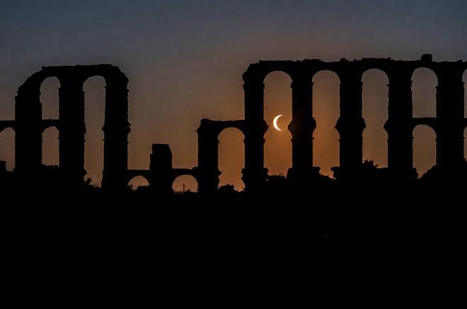 Galería | Así ha sido el gran momento del eclipse en Extremadura