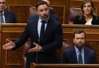 Vox se plantea presentar la moción con Abascal de candidato si no consiguen un independiente