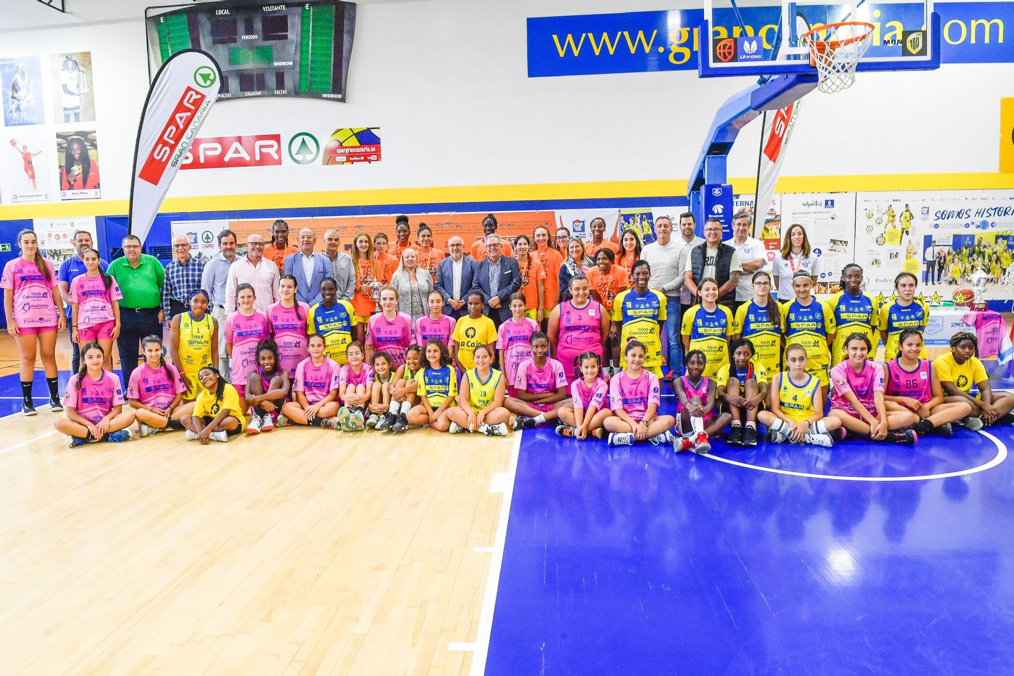 Homenaje en La Paterna al Spar Gran Canaria, que quedó campeón de España júnior