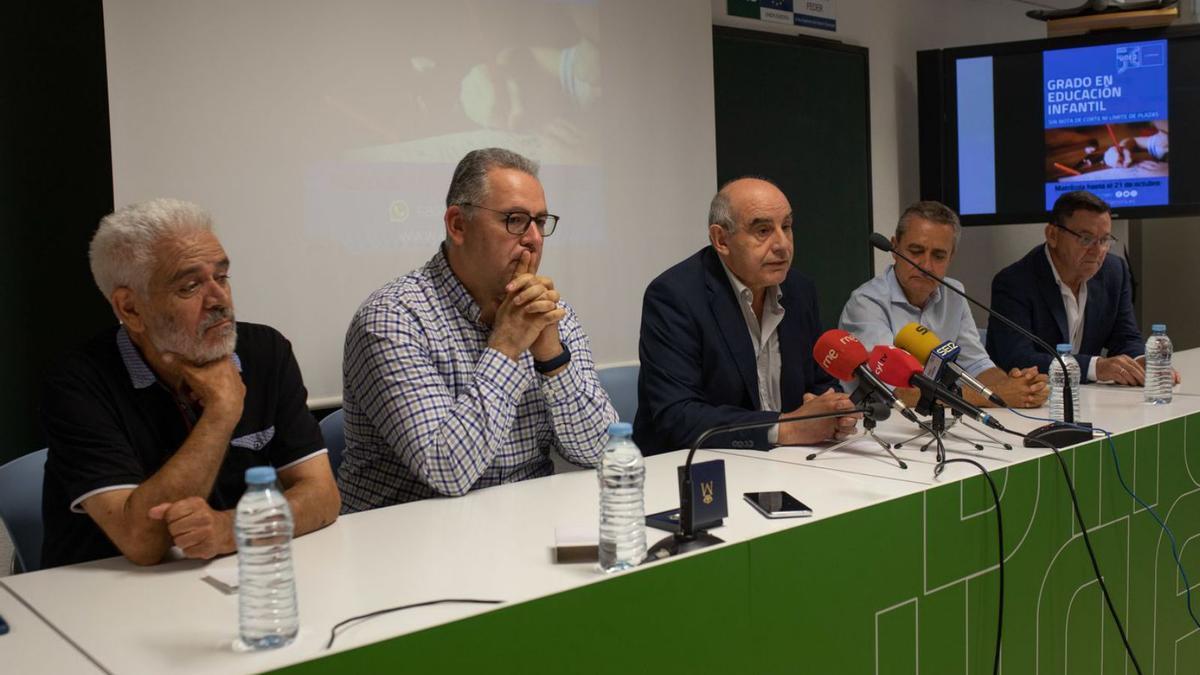 Desde la izq., Felipe Lubián, Jesús María Prada, Antonio Rodríguez, Luis Enríquez y José María de la Torre. | A. B.