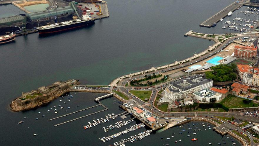 El Puerto mejorará la urbanización del dique de abrigo y el acceso a Oza -  La Opinión de A Coruña
