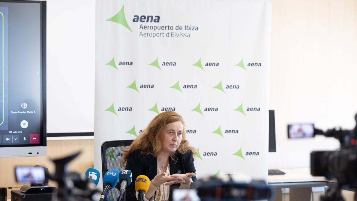 Rueda de prensa de Aena en el Aeropuerto de Ibiza.