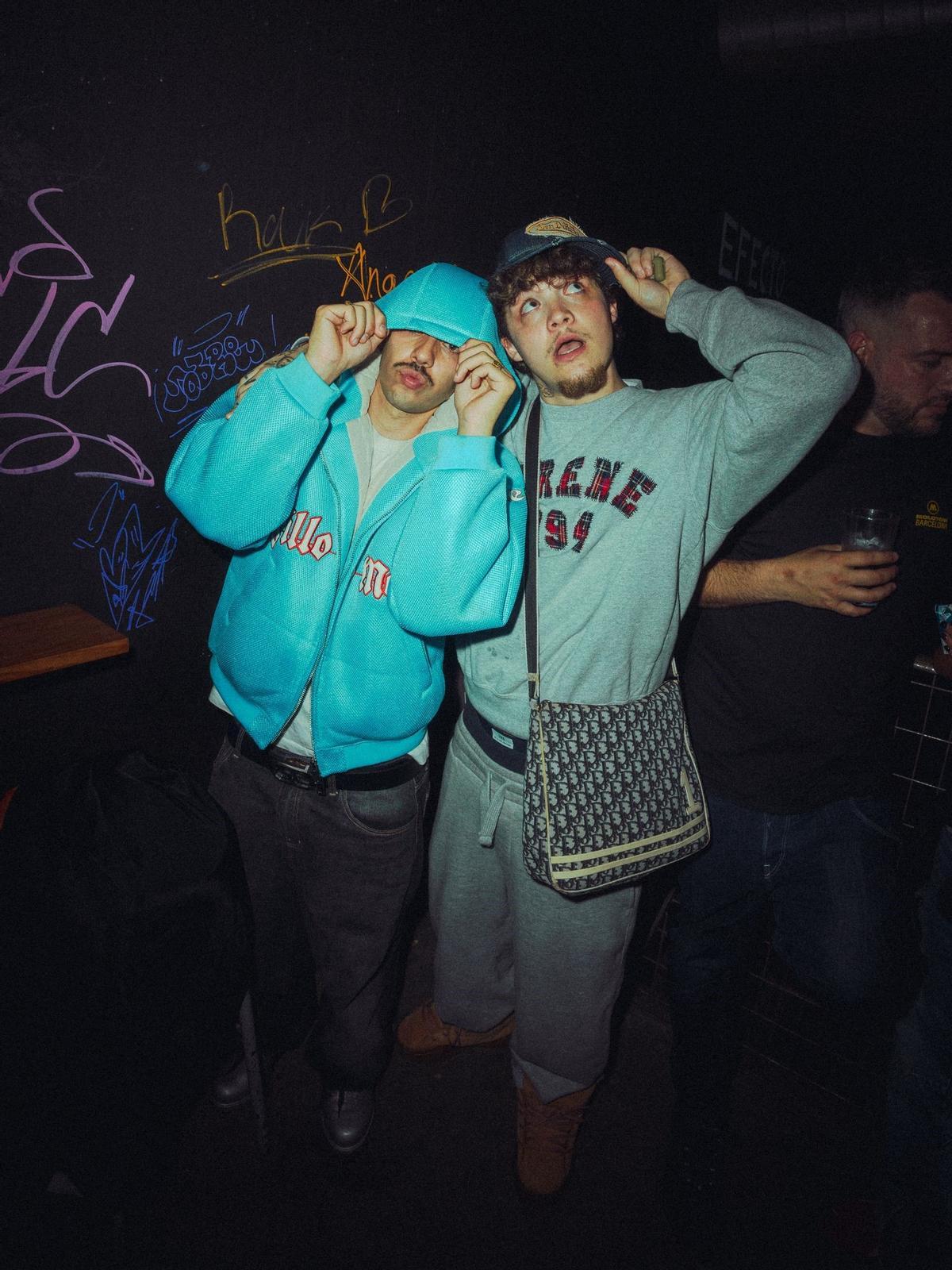 Dirty Suc y MVRK, en la fiesta en la que el vigués vistió la chaqueta de Trebo.