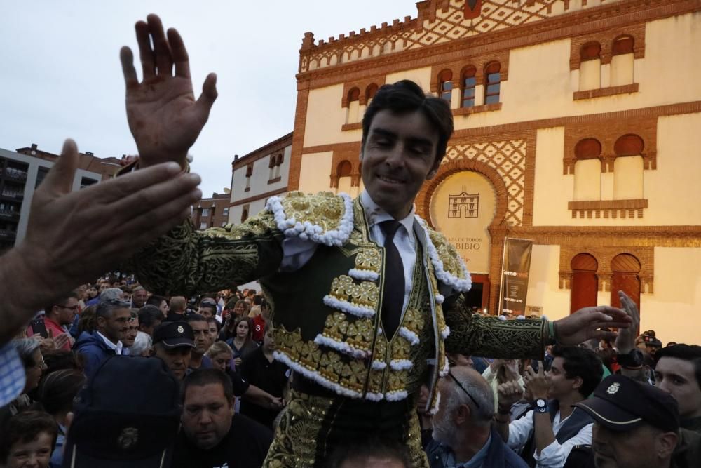 Perera pone el broche perfecto a la feria.