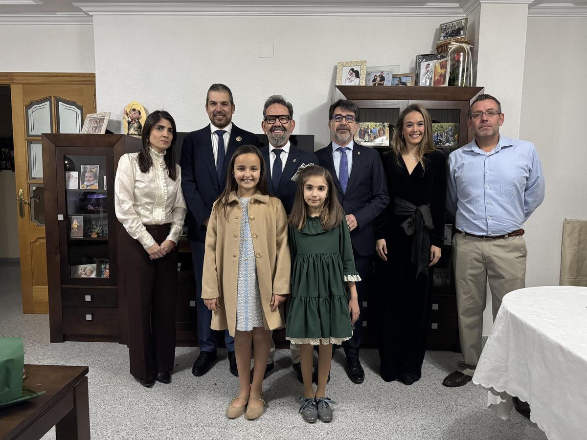 La Reina Infantil, con las autoridades