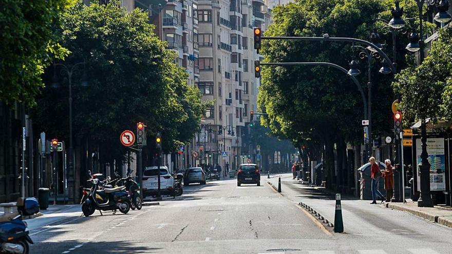 Carreteras y estaciones vacías