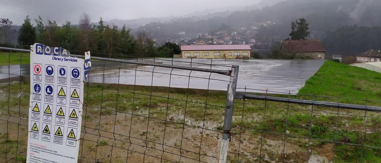 Terreno en el que se ubicará el centro cultural, en el que solo hay una explanada de hormigón. |   // FDV