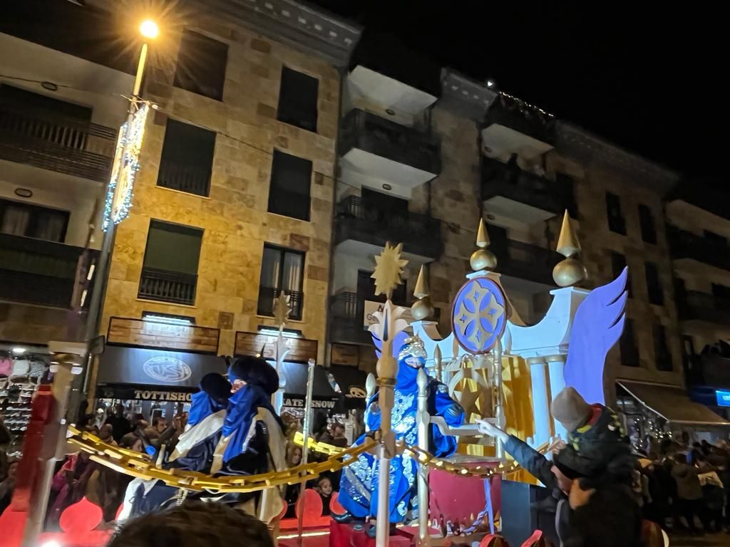 La multitudinaria cabalgata de Reyes de Villaviciosa