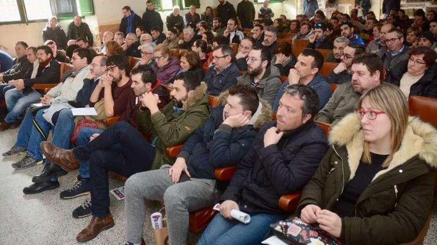 Delegados de la CIG, reunidos ayer. // Rafa Vázquez