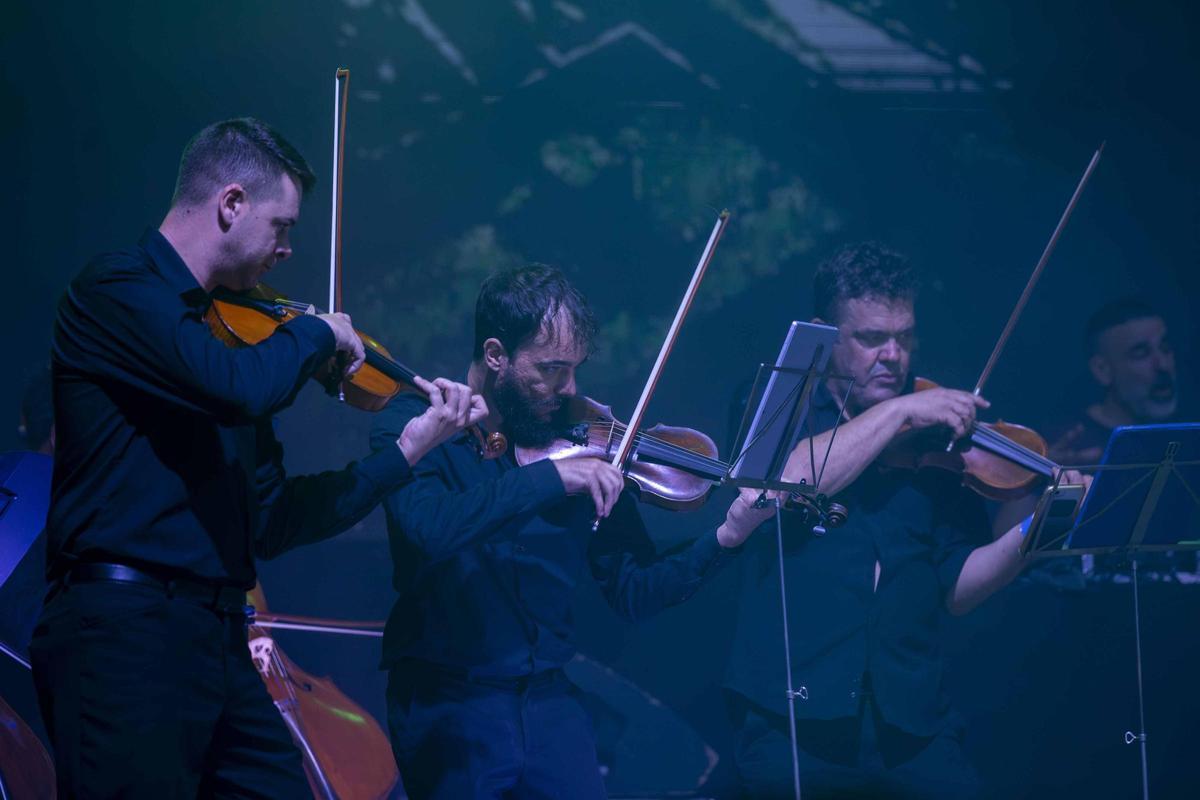 Nach firma un concierto memorable ante un entregado público en Noches Mágicas