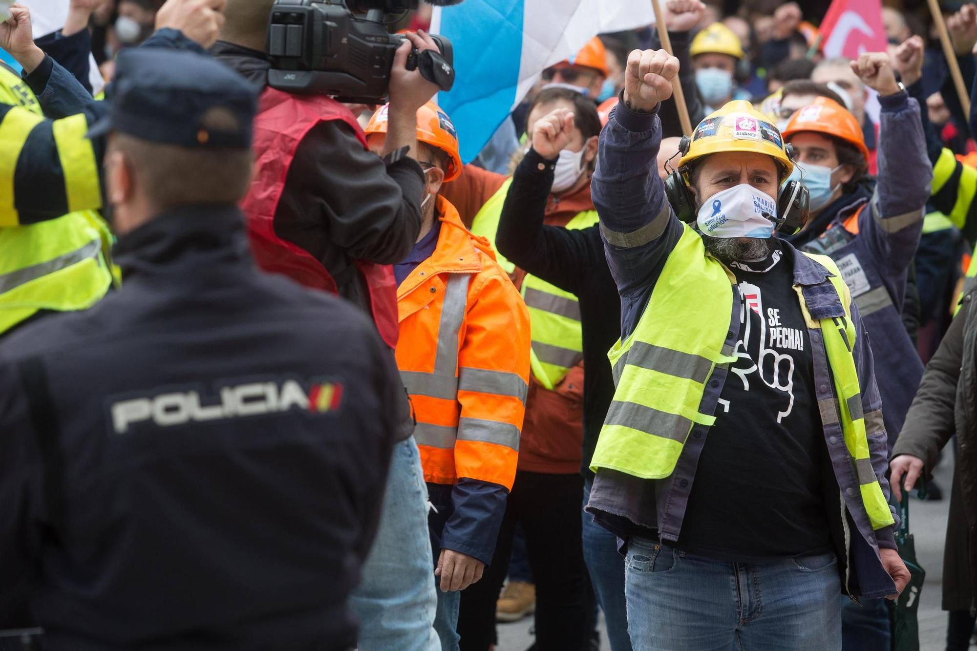 Multitudinaria protesta de los trabajadores de Alcoa en Lugo